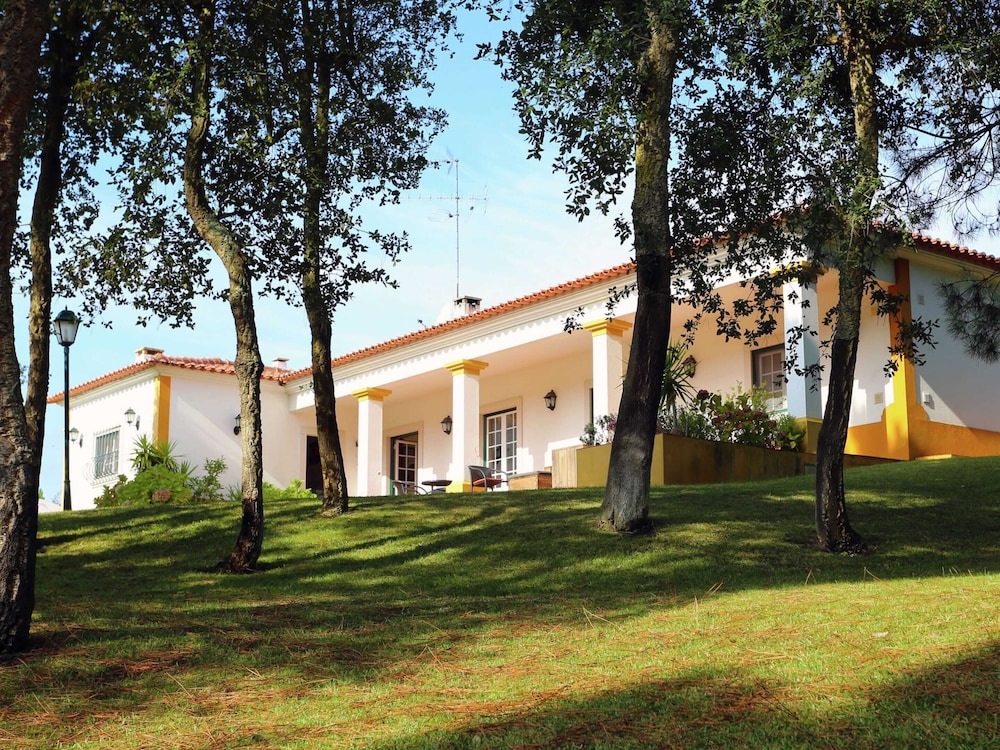 Family Retreat With Pool; Caldas da Rainha