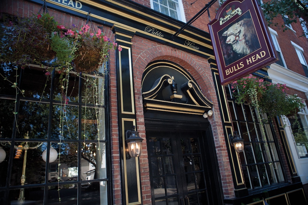 Hotel Lititz Springs Inn - Image 1