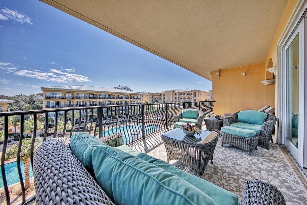 Salt Water Express by Avantstay Top Floor Corner Unit Adagio