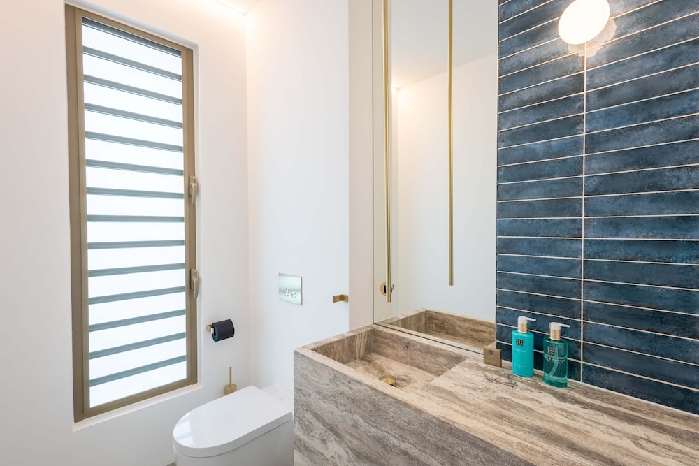 NEW The Cape at Blue Bay Golf Beach Resort