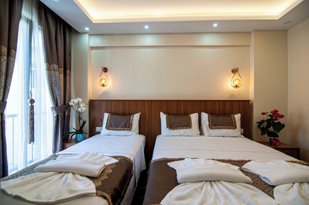 By Historial Hotel - Image 44