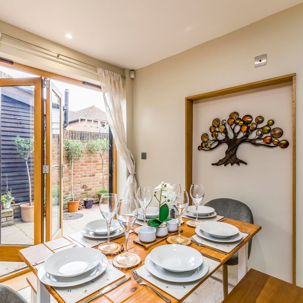 Stylish 3 Bed With Double Carport