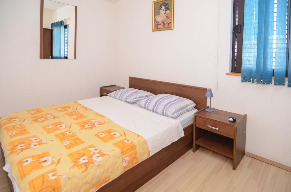 Apartmani Kristina view 4