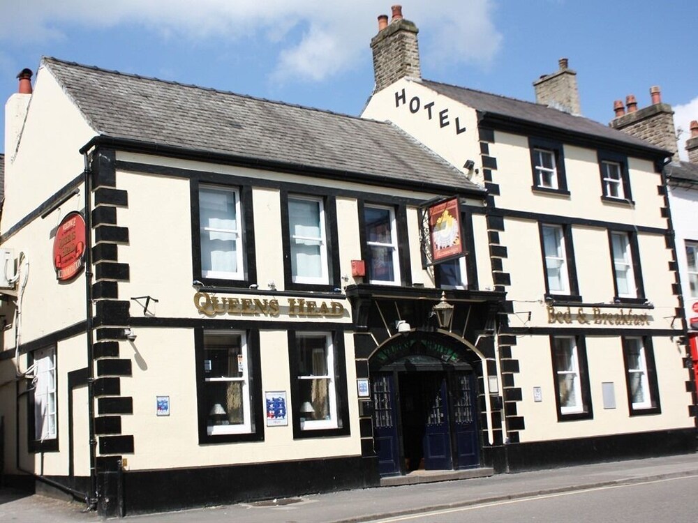 The Queens Head Hotel