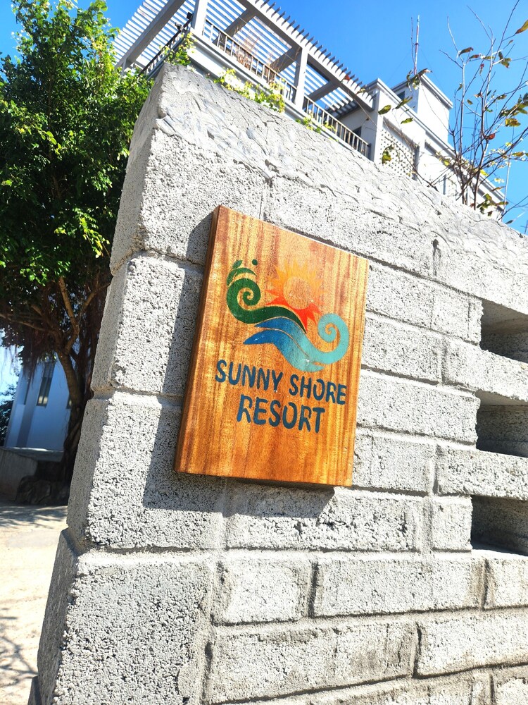 Sunny Shore Resort