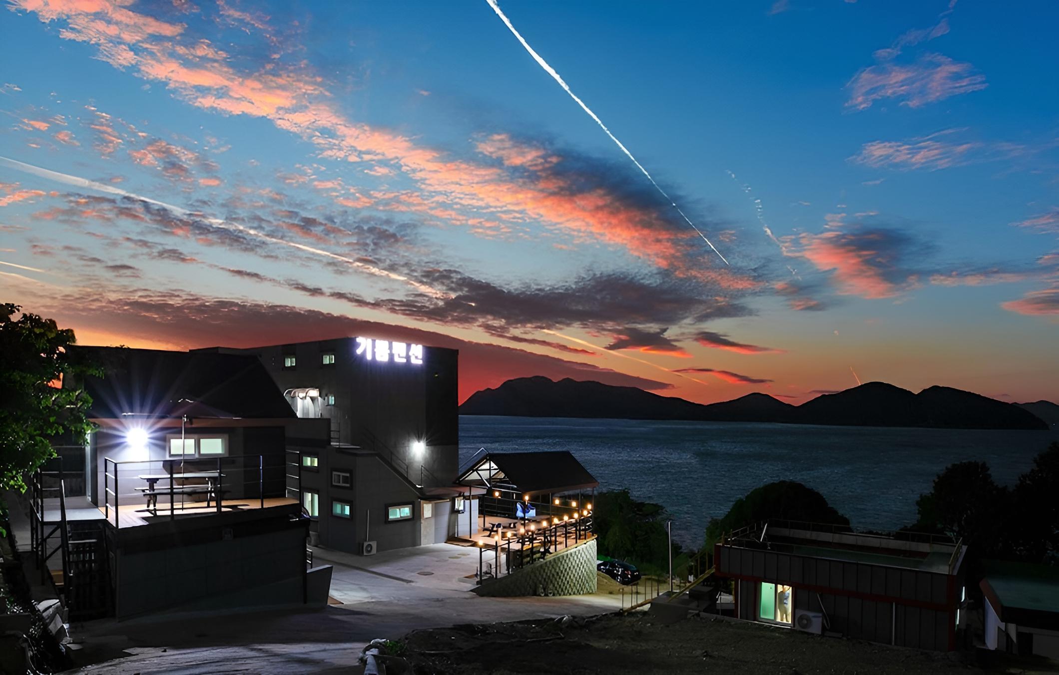 Yeosu Geumo Island Joy Pension view 2