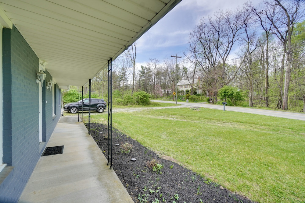Walk to Stores: Home in Historic Shepherdstown!