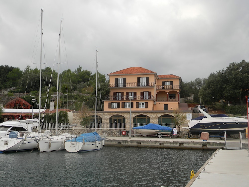 Photo 22