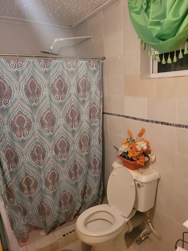 JO J'S Hostel