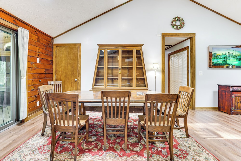 Long Pond Log Cabin w/ Hot Tub Soaks & Outdoor Fun