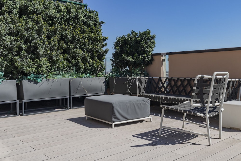 San Babila Central Tower by Rentopolis - High-end 1bdr with panoramic terrace overlooking Duomo