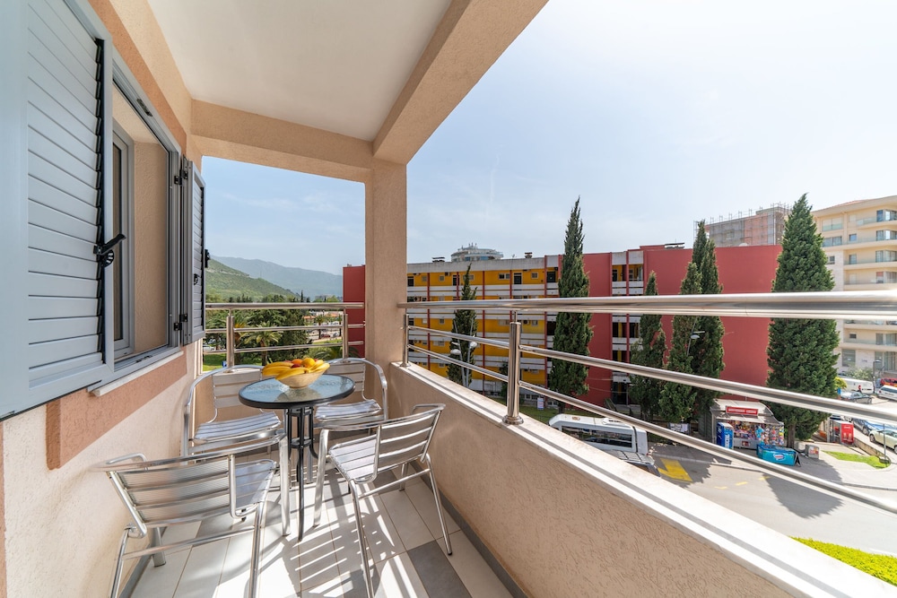 SMS Apartments