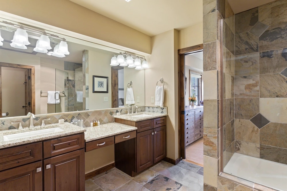Stag Lodge at Deer Valley Resort - Three Bedroom Residence with Spa #13 3 Condo