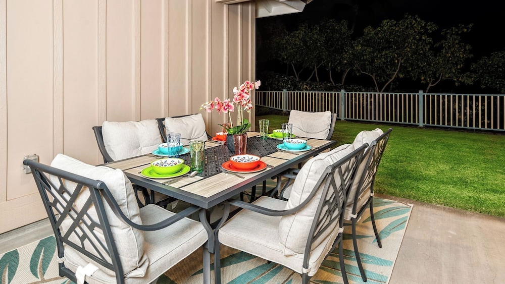 Private Yard and Outdoor Area - AC & Shared Pool - Golf Views - Vrkcv