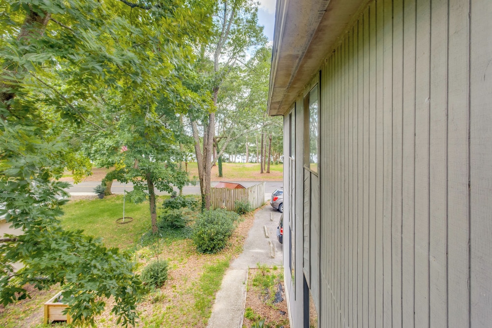 1/2 Mi to Shore: Condo w/ Balcony in Myrtle Beach!