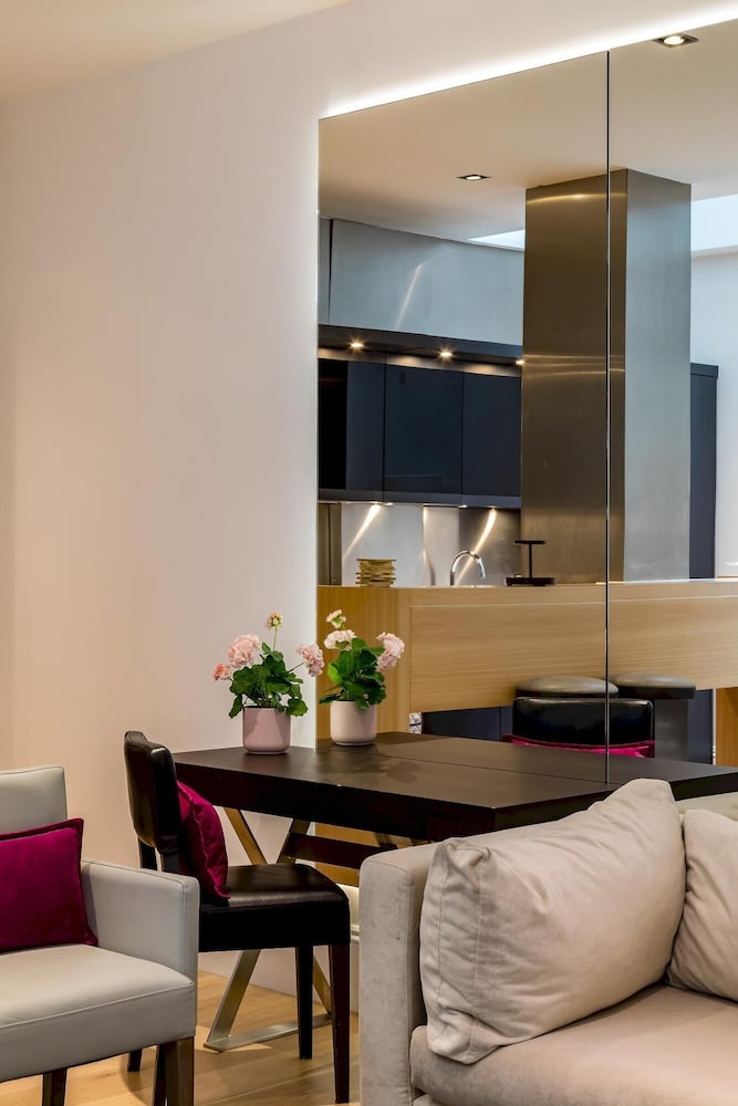 Newly Refurbished 2-bed Apartment in Knightsbridge