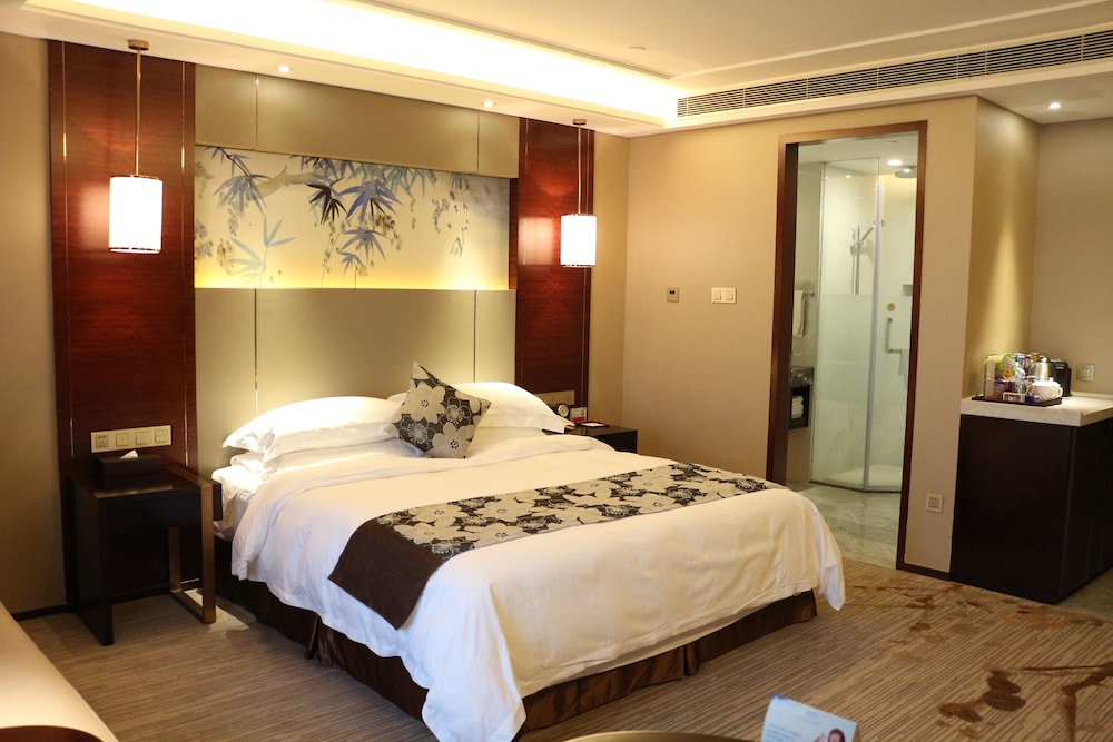 Ramada Yiyang Taojiang