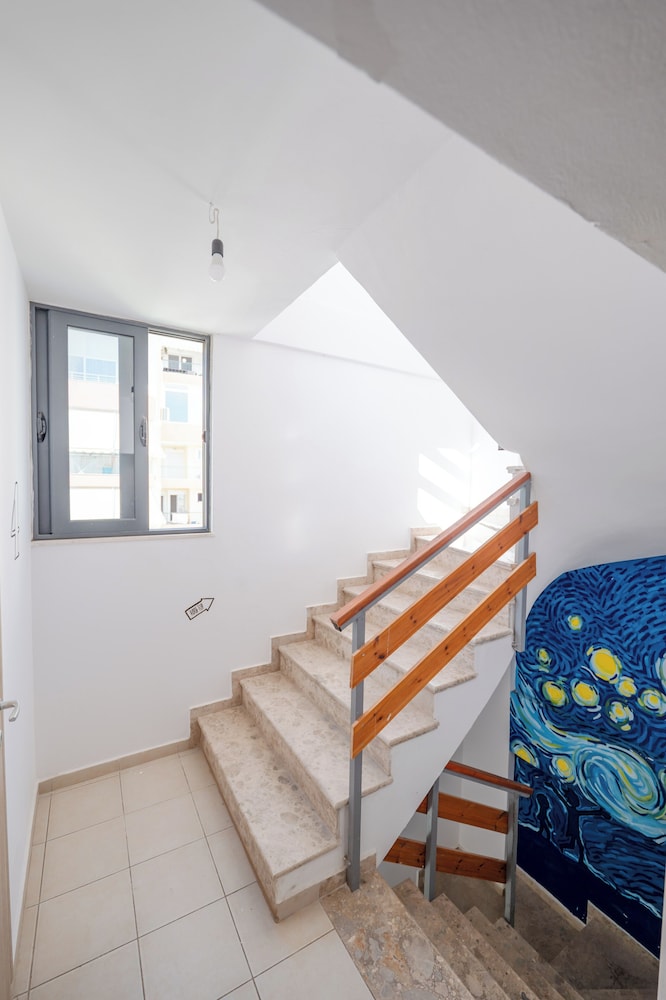 Lazy Roo Hostel Saranda