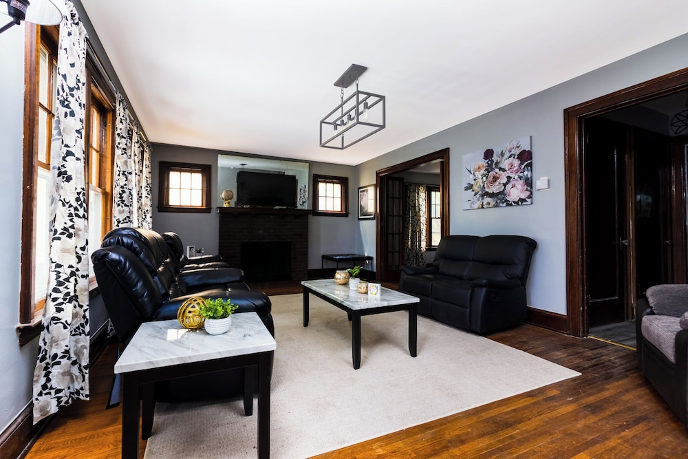 5Br, 1.5 Ba Close To Niagara Falls State Park
