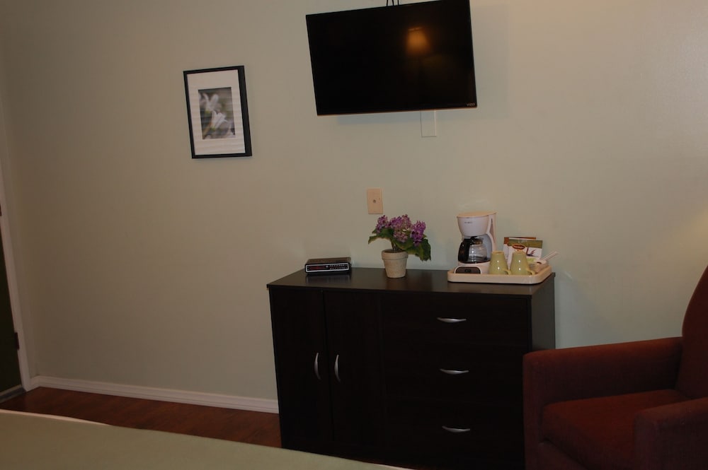 Bishop Vacations - El Rancho Motel - Property Image 5