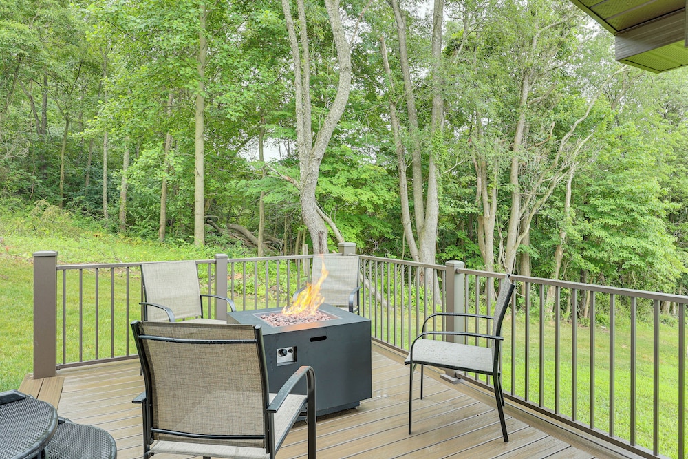 4 Mi to Mohican River: Ohio Amish Country Cottage