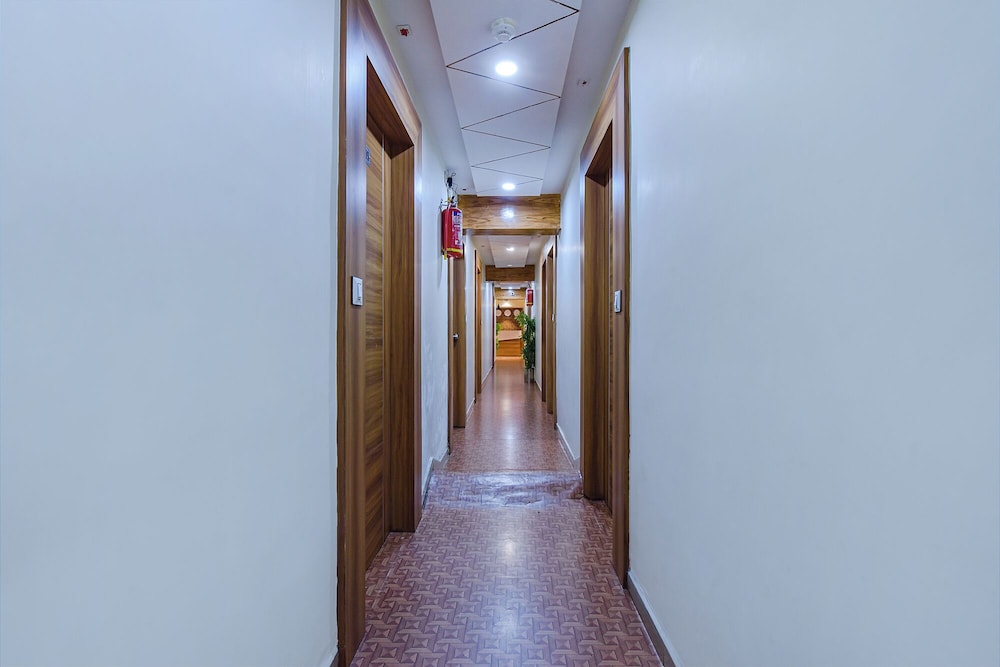 FabHotel Silver Inn