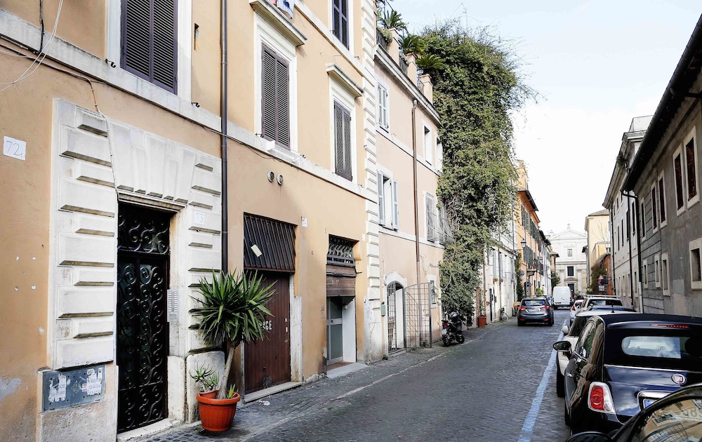 Roma holidays house