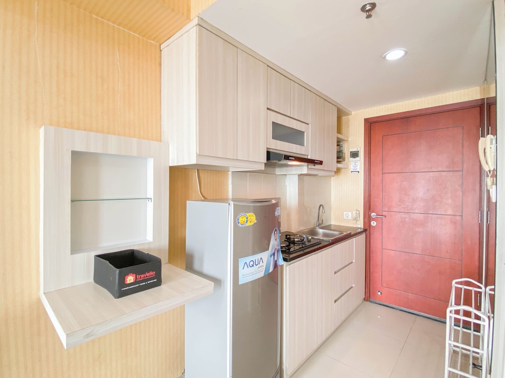 Relaxing Studio at Tamansari Mahogany Karawang Apartment