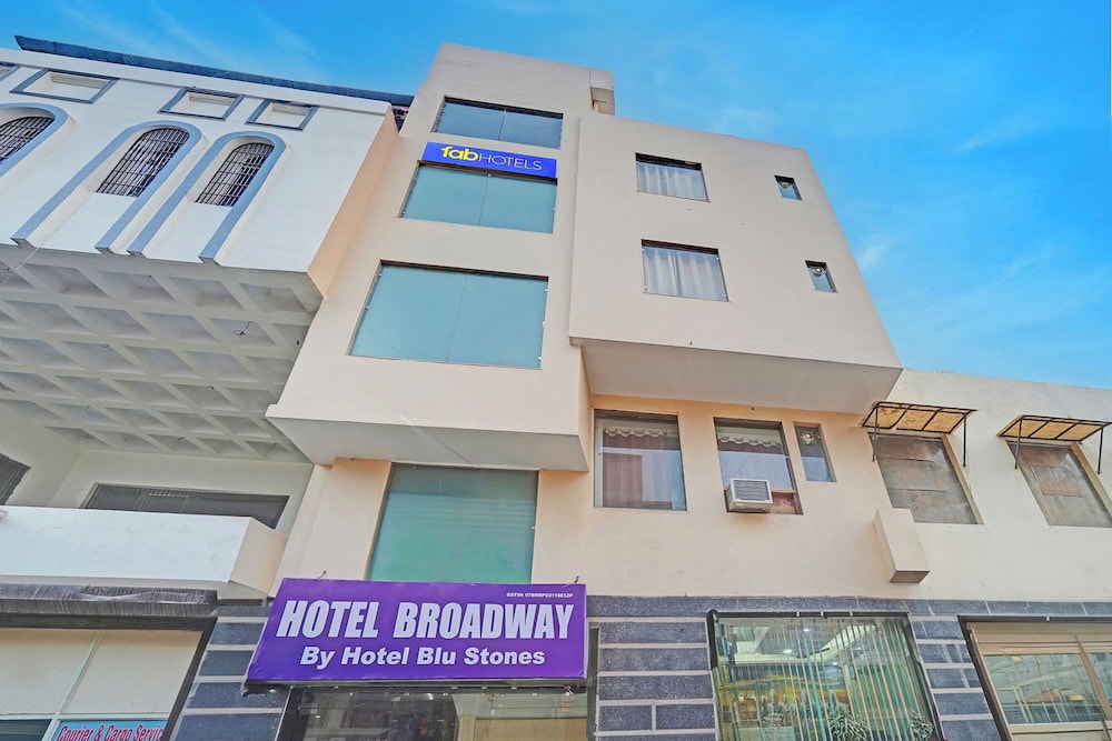 Fabhotel Broadway