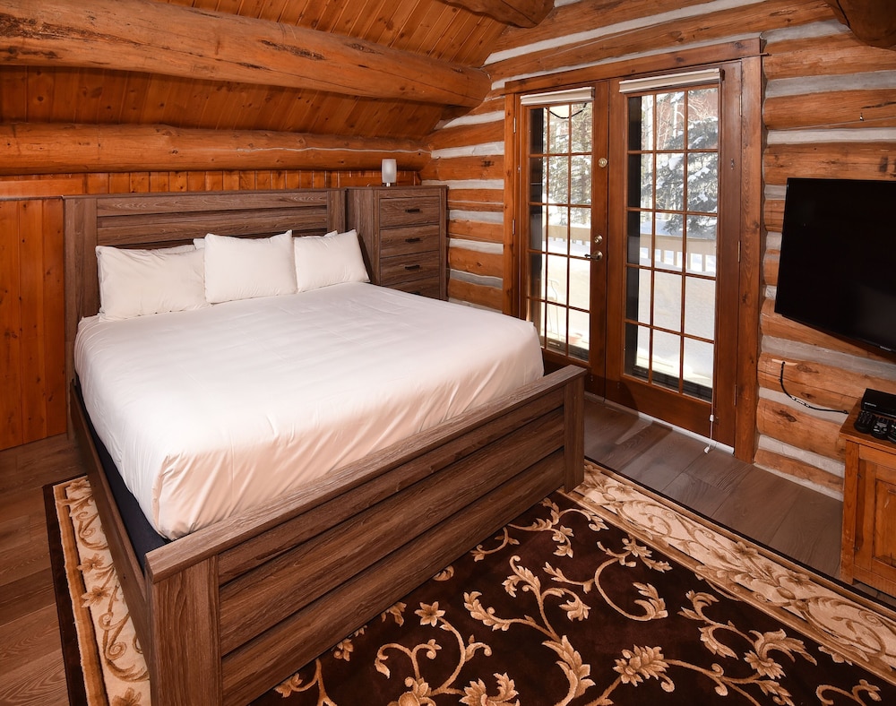 Timbercreek #10b 3 Bedroom Home by RedAwning