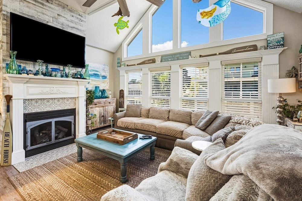 Santorelli's Seaside Serenety 4 Bedroom Home