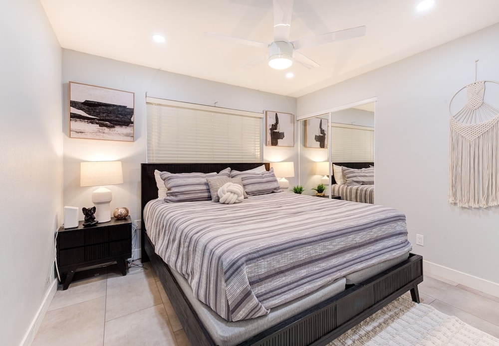 8737 E Sage Dr view 3
