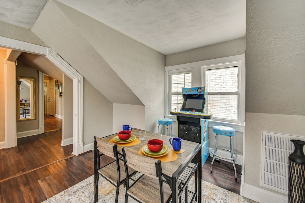 Walk to River & Downtown: Portsmouth Apartment!
