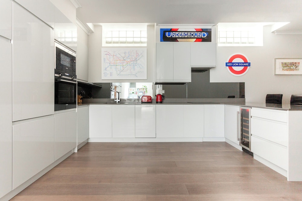 Red Lion Square by Onefinestay