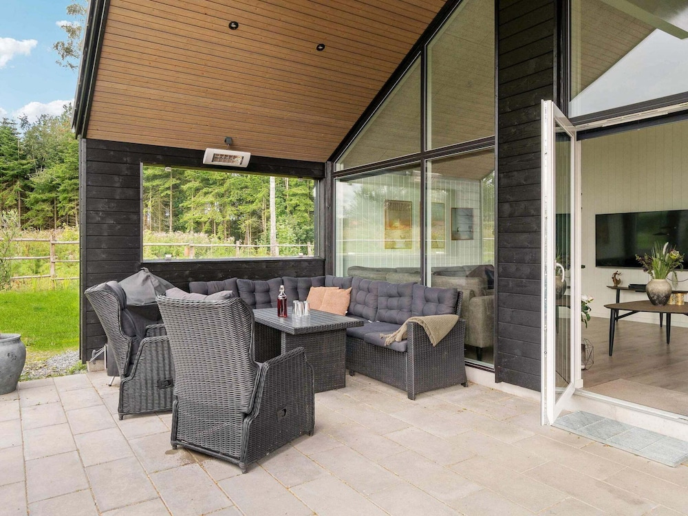 5 Star Holiday Home in Dronningmolle