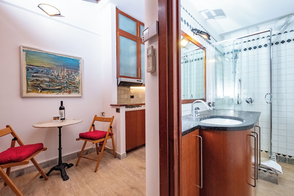 Campo De' Fiori Apartments