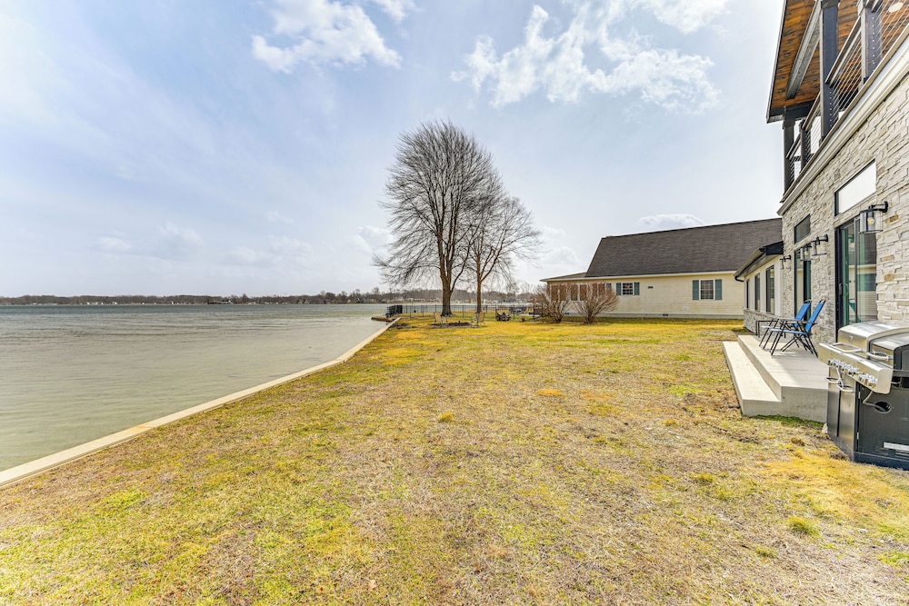 Views, Swimming & Family Fun: Chapman Lake Retreat