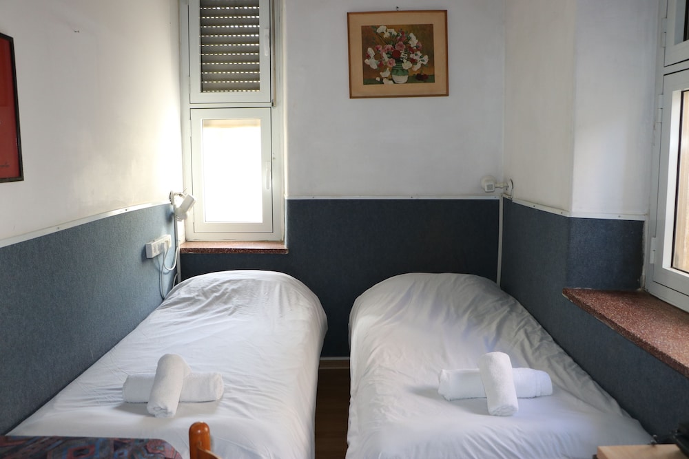 Allenby 2 Bed & Breakfast