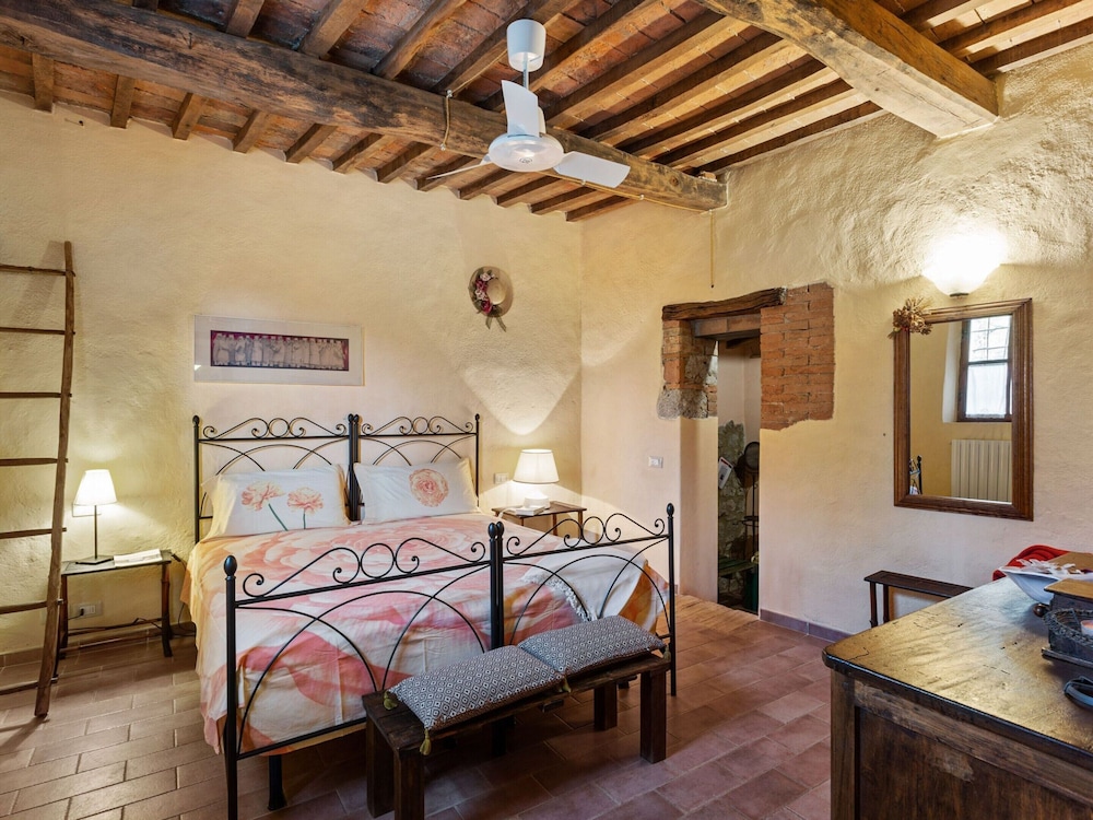 Farmhouse in Ville di Corsano Siena at the Centre photo 5