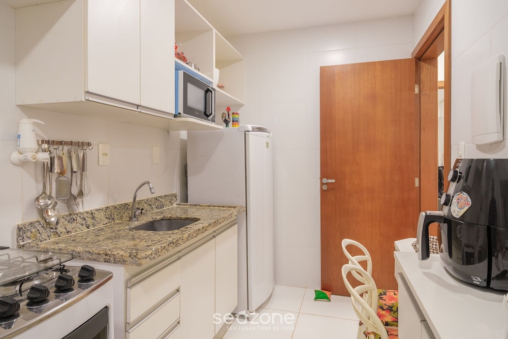 Comfortable apt With Pool Near the Beach Vrl0002