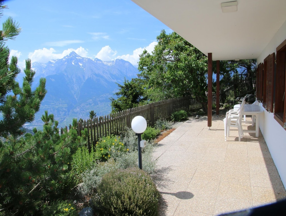 Eanta Sunny & Mountain Chalet 10 Pers