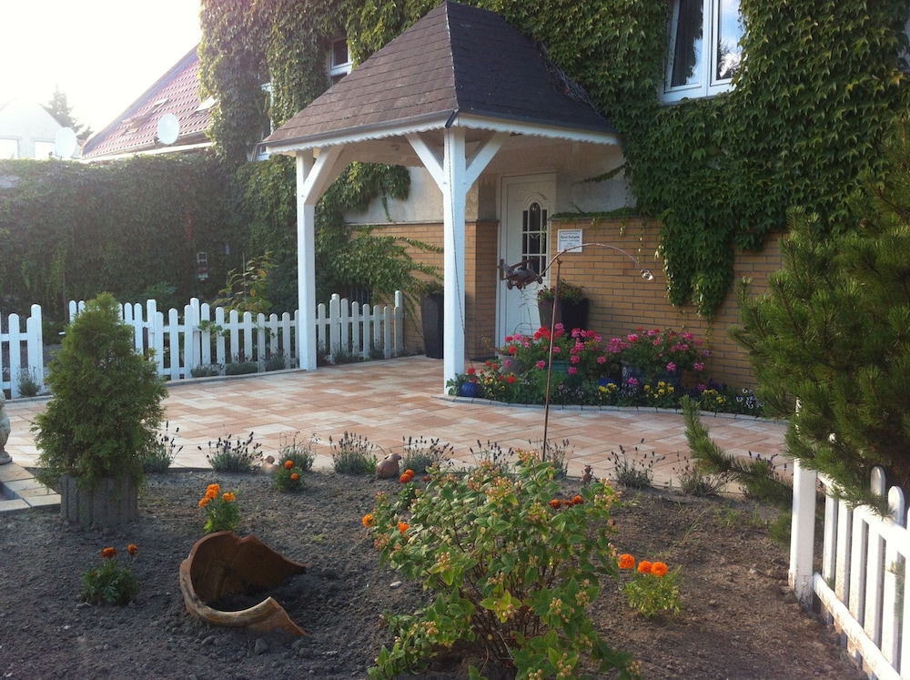 Hotel Dallgow - Property Image 1