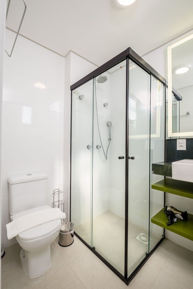 Beautiful and Modern Studio for Couples Stu309
