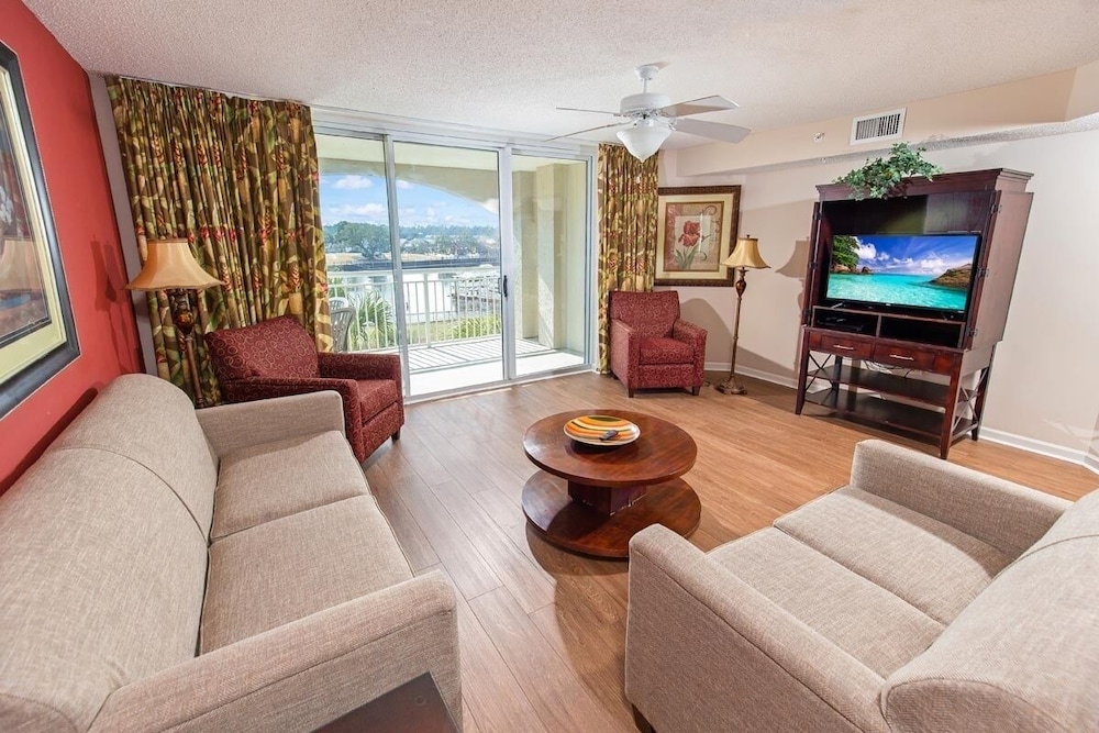 Yacht Club 2-805 3 Bedroom Condo
