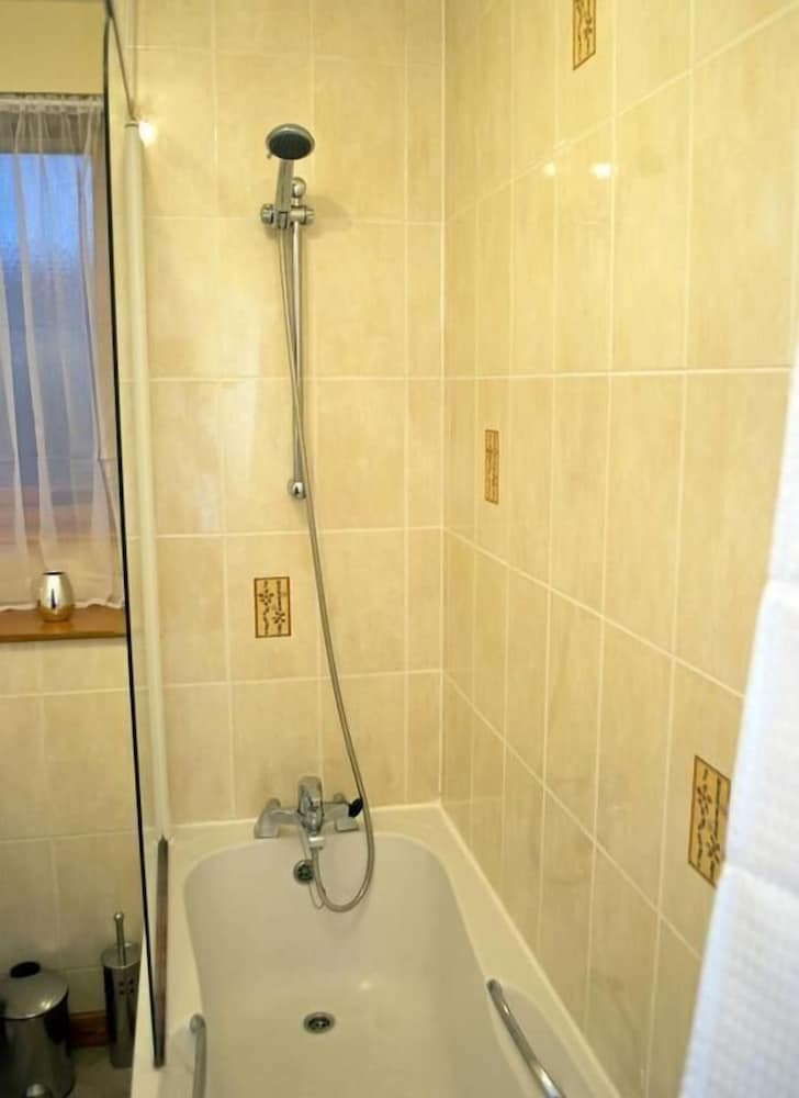 Fantastic Flat near Inverness Center