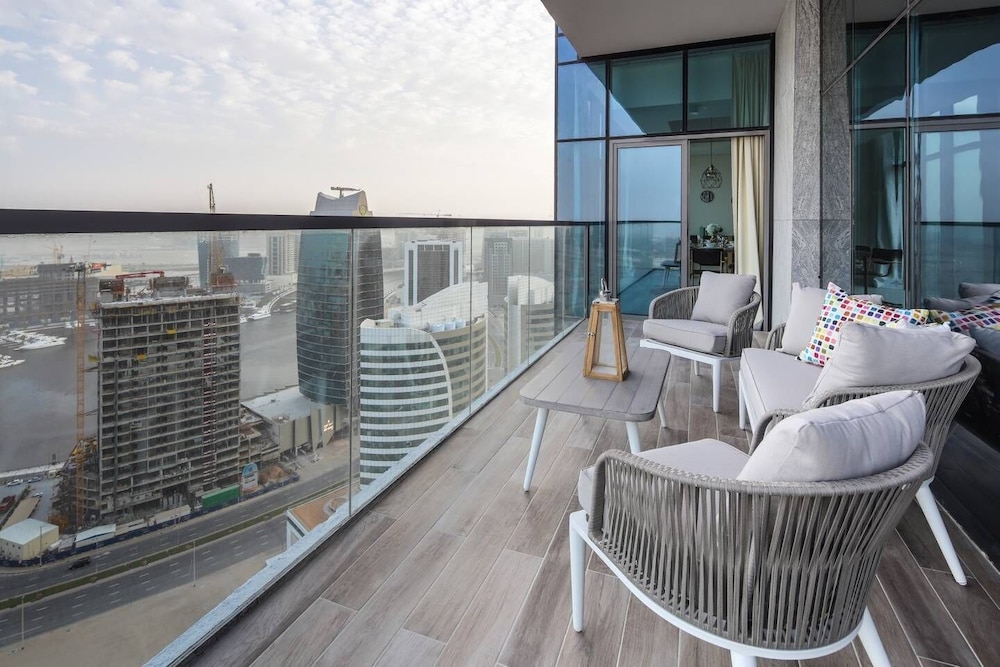 Superior + Luxurious 3BR - Sleeping 8! New!