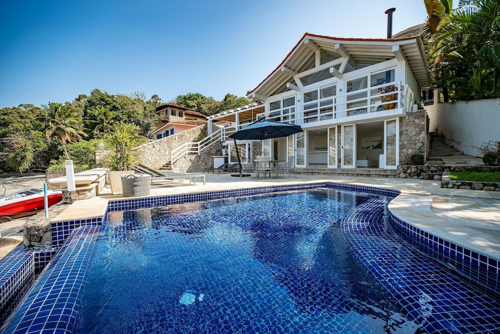 Angra - Mombaça | Mansão Espetacular Beira-Mar, 7 Suites - por Casapē Rio