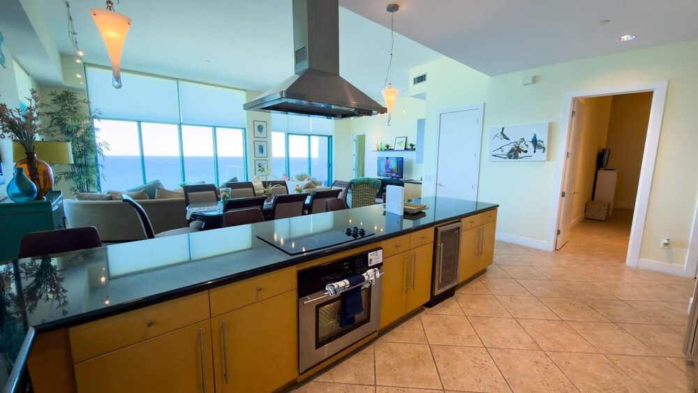 Penthouse Jr Unrivaled Luxury Insane Views 3 Bedroom Apts