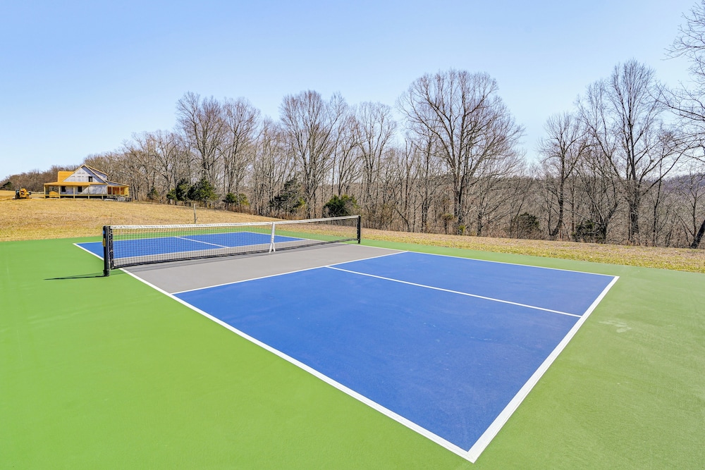 14 Mi to Mammoth Cave NP: Spacious Family Home