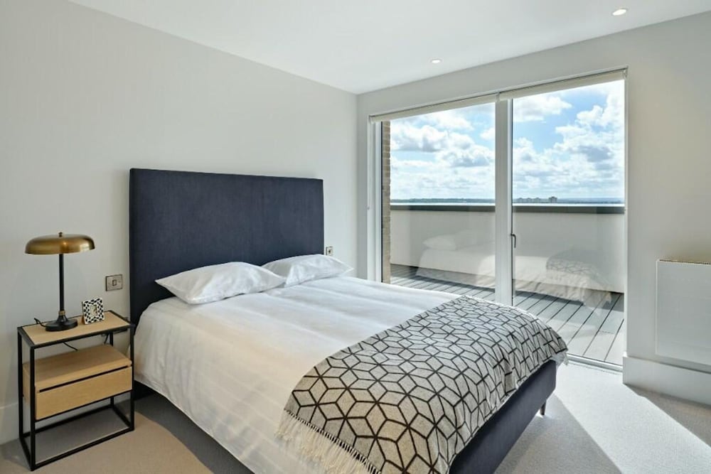 Meadow Lane Retreat - City Center Gem view 2